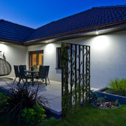 Privacy screen with bird design