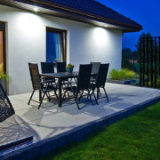 Privacy screen with bird design