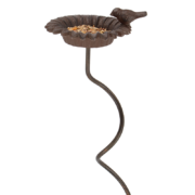 Vogeltränke auf Pflanzenstabspirale