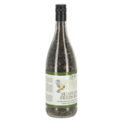 Bouteille de vin remplie de graines de tournesol noires