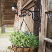 Metal hanging basket 12"